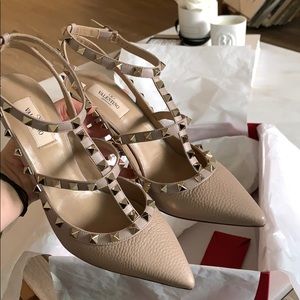 New with tags Valentino Rockstud Caviar leather.